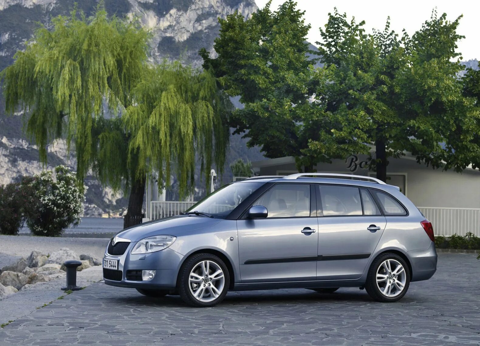 Шкода фабия 1 универсал. Шкода Фабия Комби. Шкода Фабия Комби 2008. Skoda Fabia 2008 универсал. Шкода Фабия 1 Комби.