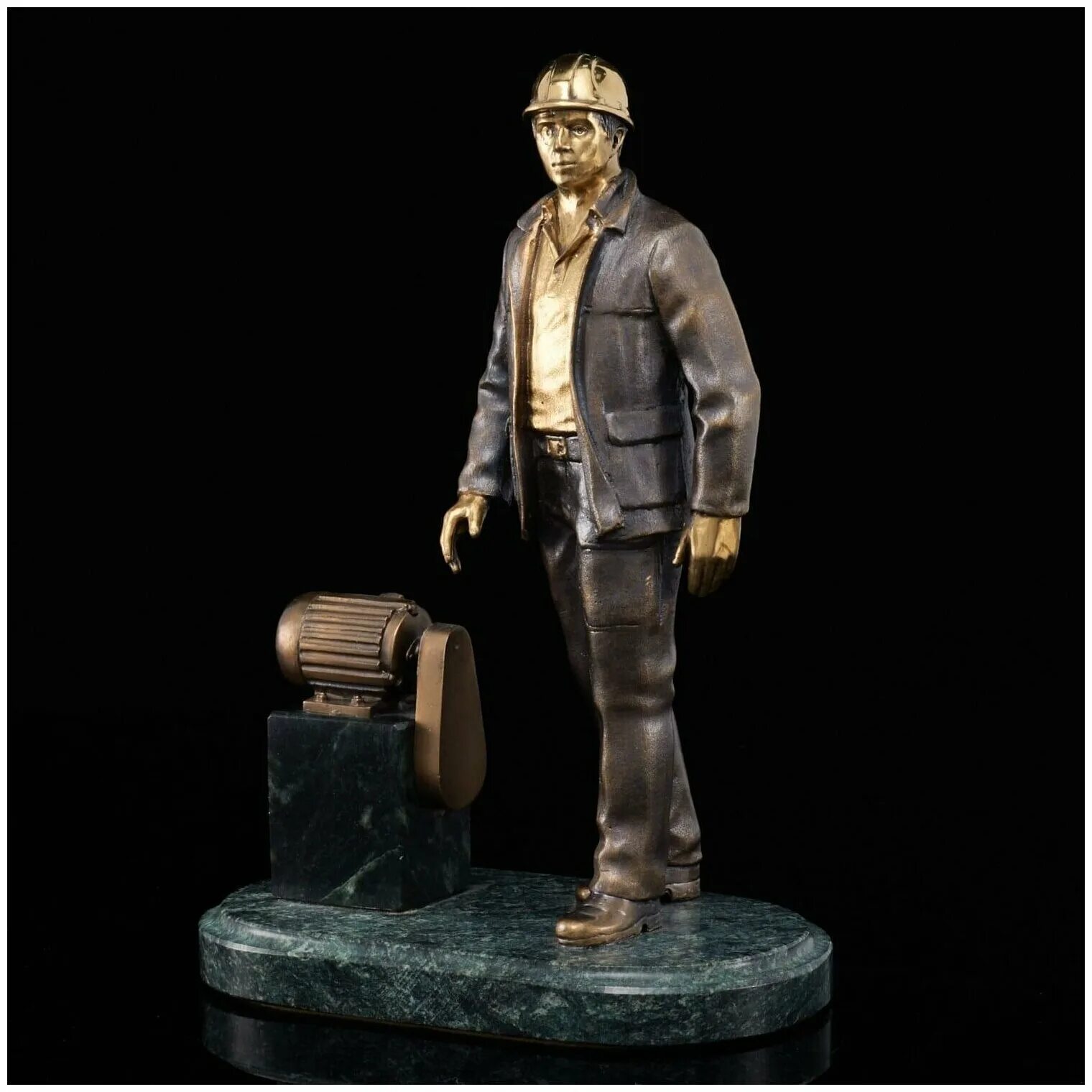 Лего фигурка фермера в красной рубашке. Фигурки рабочих. Статуэтка энергетик бронза. Фигурки рабочих. Статуэтка рабочего.