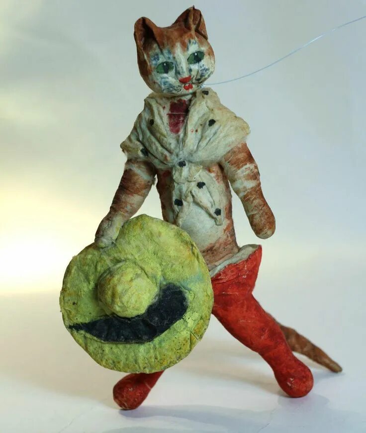 Старая игрушка кот. Ватная игрушка кот в сапогах. елочная игрушка кот в сапогах. ватная елочная игрушка кот.