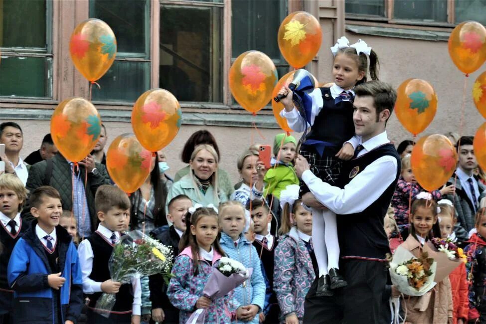 Сайт лицея 185 новосибирск. 22 Лицей Новосибирск. Лицей 34 новое здание. Новая школа в Новосибирске.