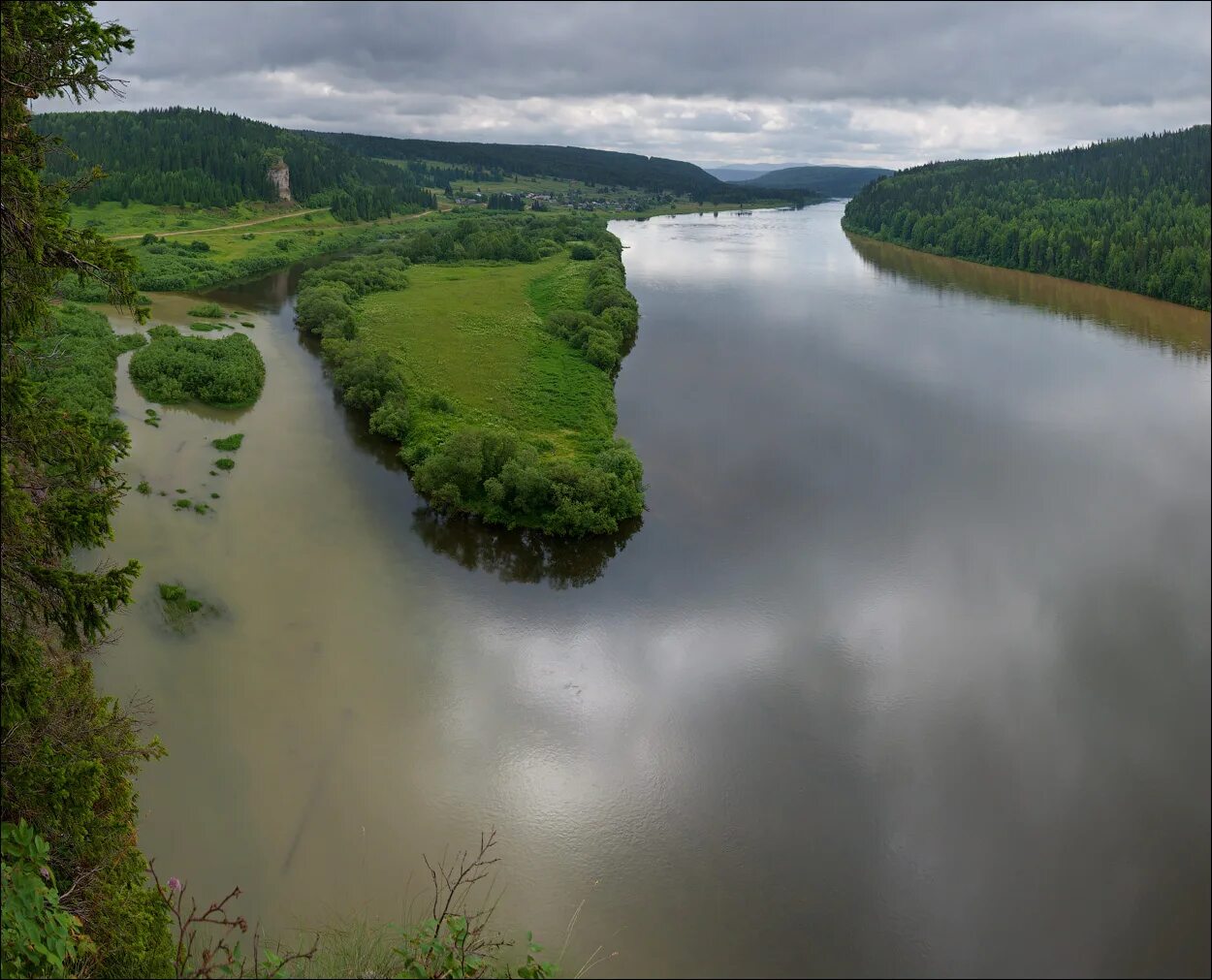 Река Вишера Пермский край. Река Вишера Урал. Река Вишера пермскийкпай. Река Вишера в Перми. Река без края