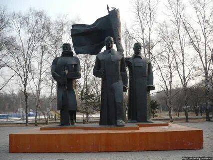 Памятник города артема