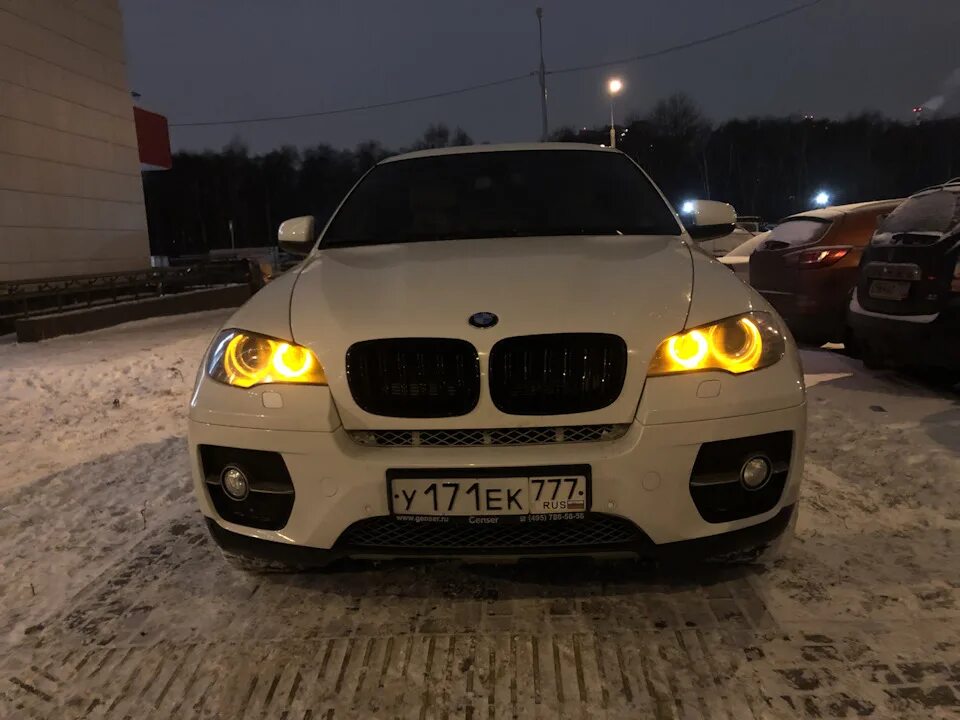 Бмв х5 глазки. Ангельские глазки БМВ х5 е70. E71 BMW ангельские глазки. Ангельские глазки x6 e71. BMW x6 ангельские глазки.