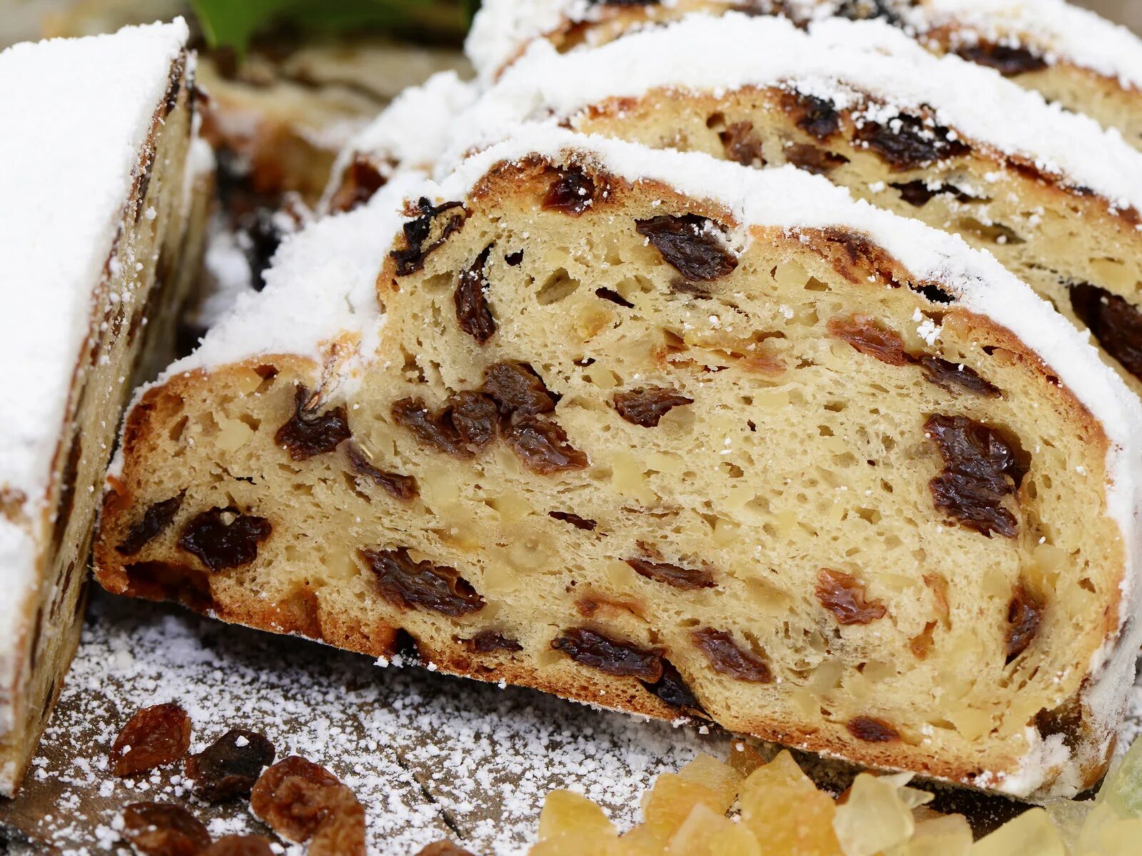 Рождественский штоллен рисунок. Как хранить штоллен после выпечки. Как хранить штоллен после выпечки. Штоллен рождественский метро. Рождественский штоллен владимирский хб.