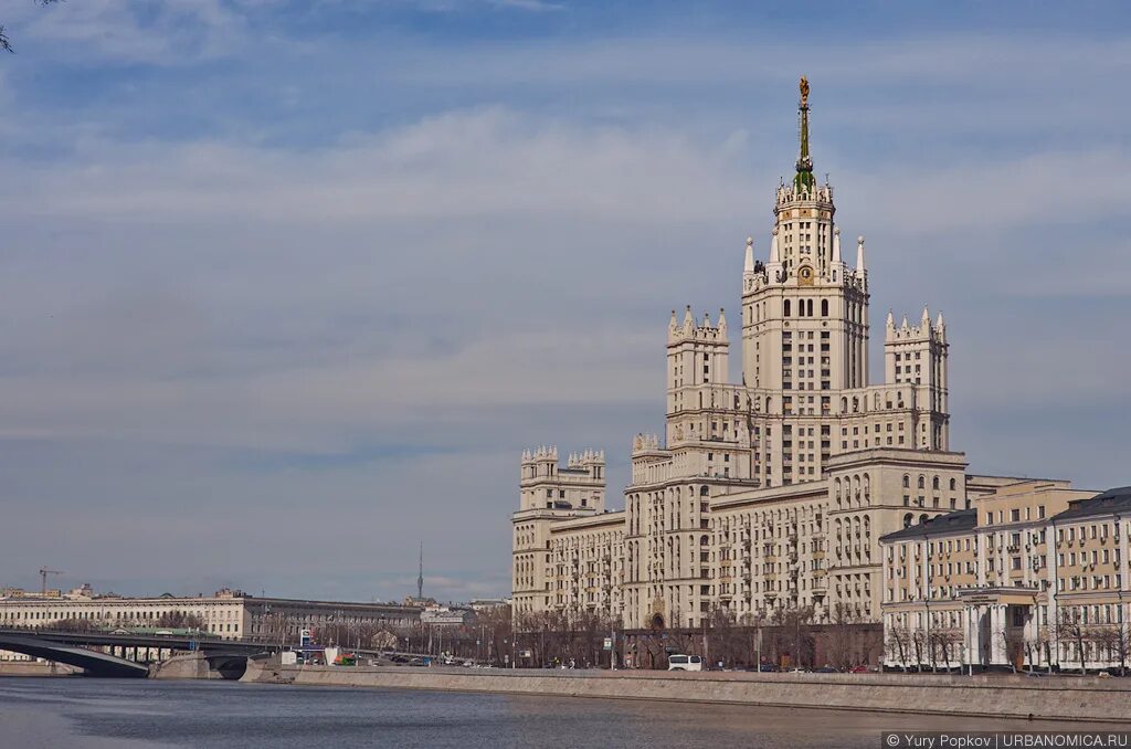 котельническая гончарная набережная. москва слезам не верит котельническая набережная. квартиры в высотке на котельнической набережной. москва картинки. здание котельническая набережная чечулин.