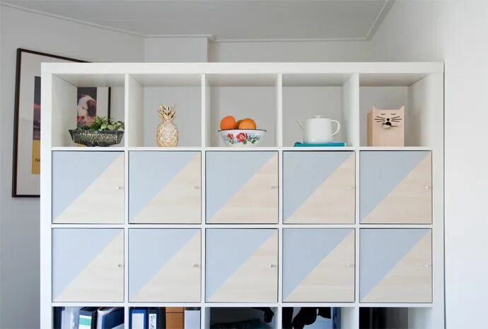 Стеклянная вставка икеа каллакс. Шкаф книжный каллакс икеа. Стеллаж белый kallax ikea 147*147. 92. Икеа каллакс вставка с дверцей.