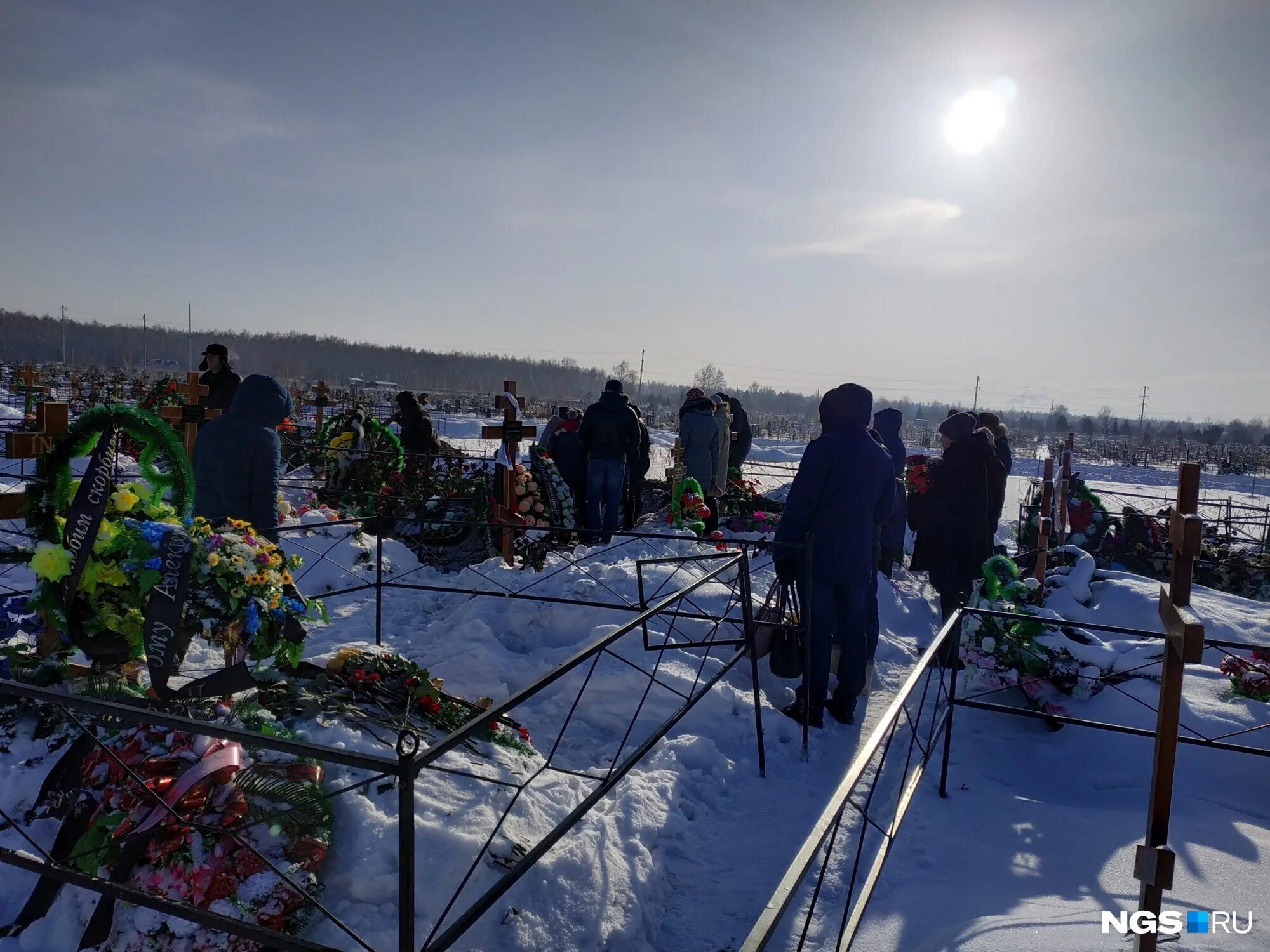 Беременным на похороны родственника. В Омске похоронят погибших. Похороны Натальи Чернышевой. Прощание с детьми погибшими в Омске.