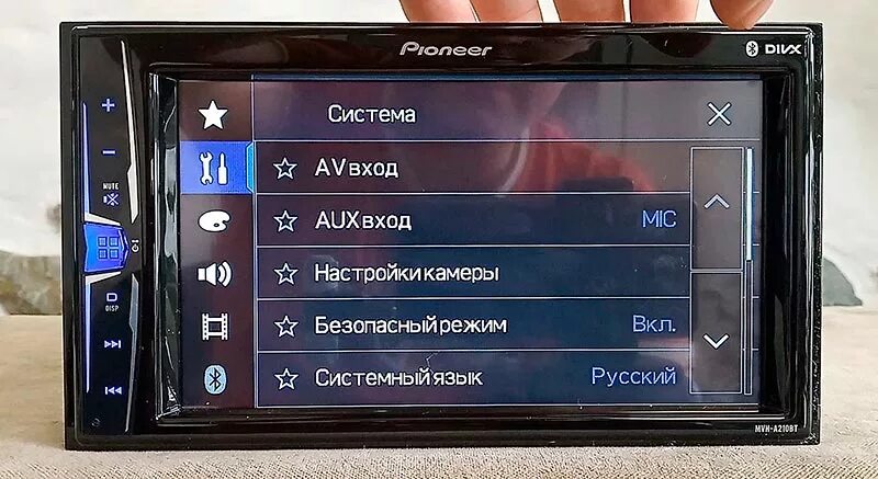 Как включить блютуз на магнитоле пионер. Pioneer MVH-a210bt. Магнитола Пионер 2 din 210bt. Магнитола Пионер 210 2din. Pioneer MVH-a210bt 2din.