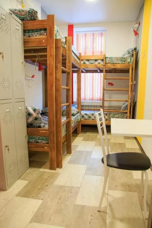 Двухъярусная кровать для хостела. Хостел комсомольская. Хостел freelife москва. Хостел орел и решка комсомольск на амуре. Хостел комсомольская.