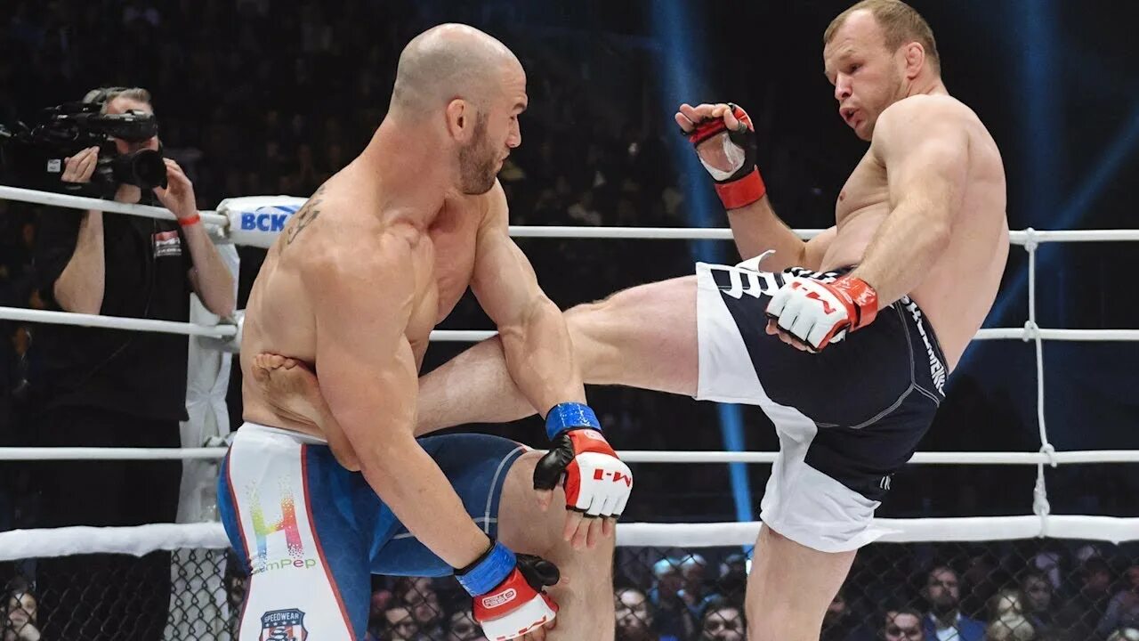 Бой м1. Рамазан эмеев. Бой м1. Бой м1. Амосов боец беллатор.