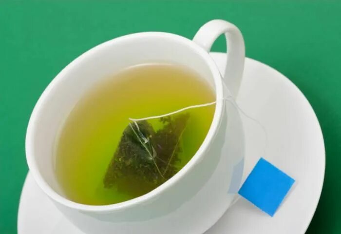 Зеленый чай мочегонный или нет. Зелёный чай мочегонный. Зелёный чай мочегонный или. Зеленый чай напиток. Зеленый чай от похмелья.