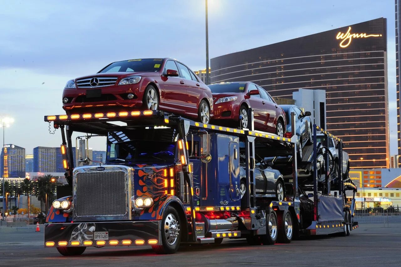 Truck car be. Автовоз Петербилт. Трак Вольво автовоз. Траки Америки автовозы. Американские траки Петербилт.