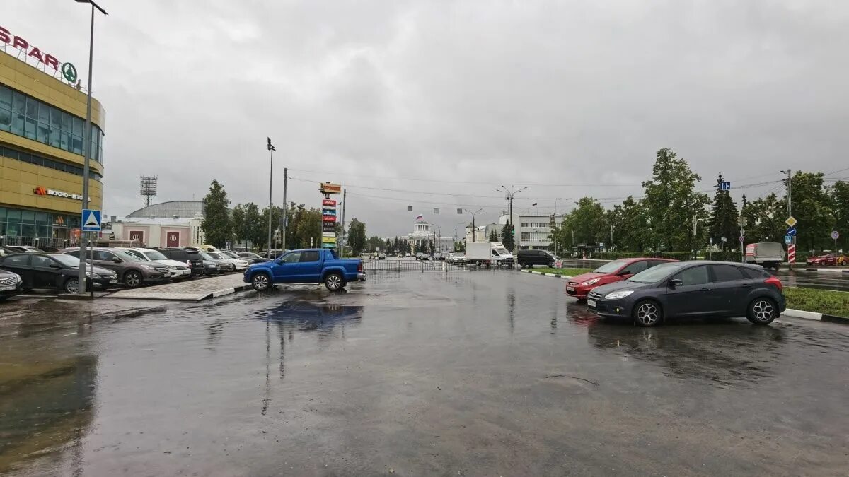 10 см осадков. Дождь фото. Дзержинск. Дождь в городе. Дождь в Нижнем Новгороде.