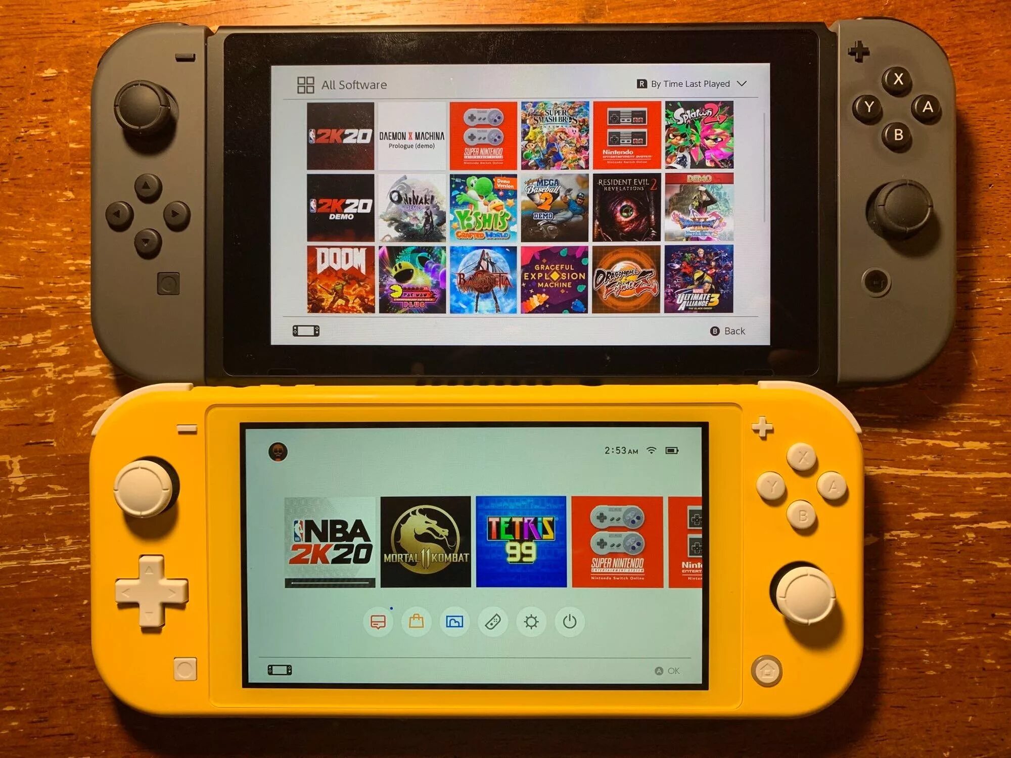 Покажи nintendo. Нинтендо свитч Лайт. Нинтендо свитч Нинтендо свитч. Nintendo Switch Lite vs Nintendo Switch. Нинтендо свитч vs Нинтендо Лайт.