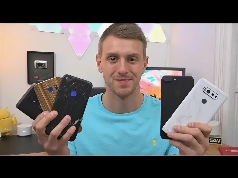 Ксяоми фото с девочкой. Старый розовый телефон. Прорекламировать телефон. Apple iphone 5. Розовый ретро телефон.