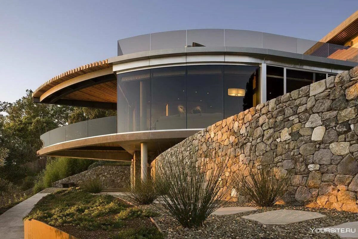 Уникальная архитектура. Вилла coastlands house в калифорнии. эко дом в калифорнии. экодом из камня. современная органическая архитектура.