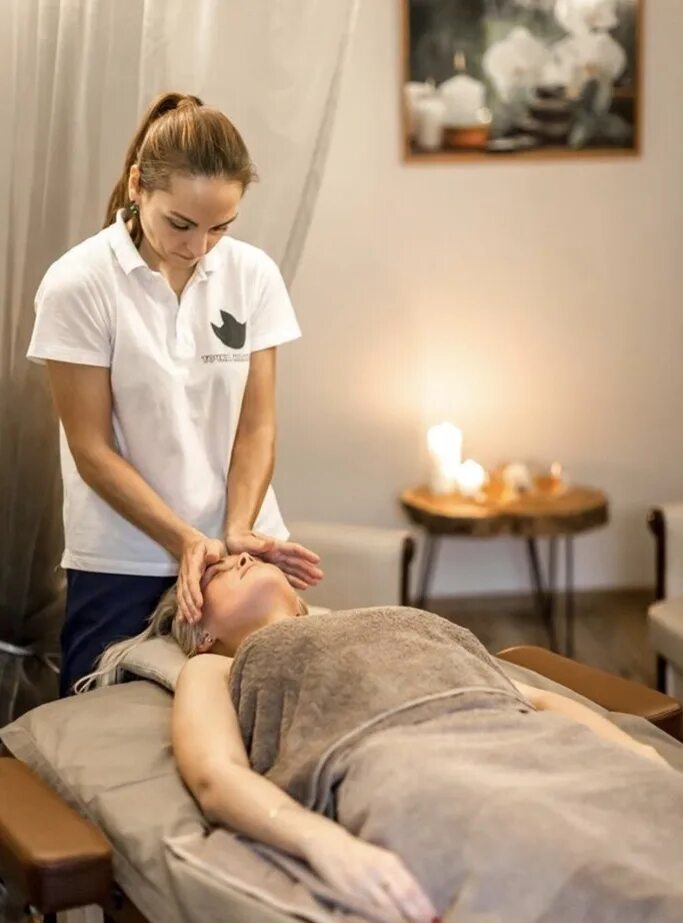 Massage санкт петербурге. Точка касания массажный салон. Салон массажа. Салон массажа для мужчин.