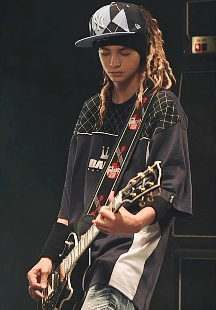 Том каулитц руки. Tom kaulitz. tom kaulitz 2007. tom kaulitz 2005. том каулитц 2007.