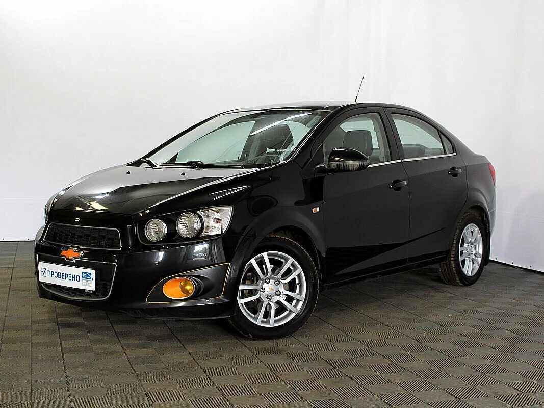 Авито брянск купить шевроле. Chevrolet Aveo t300. Chevrolet Aveo t300 2012. Chevrolet Aveo 2012 седан. Шевроле Авео т300 седан.