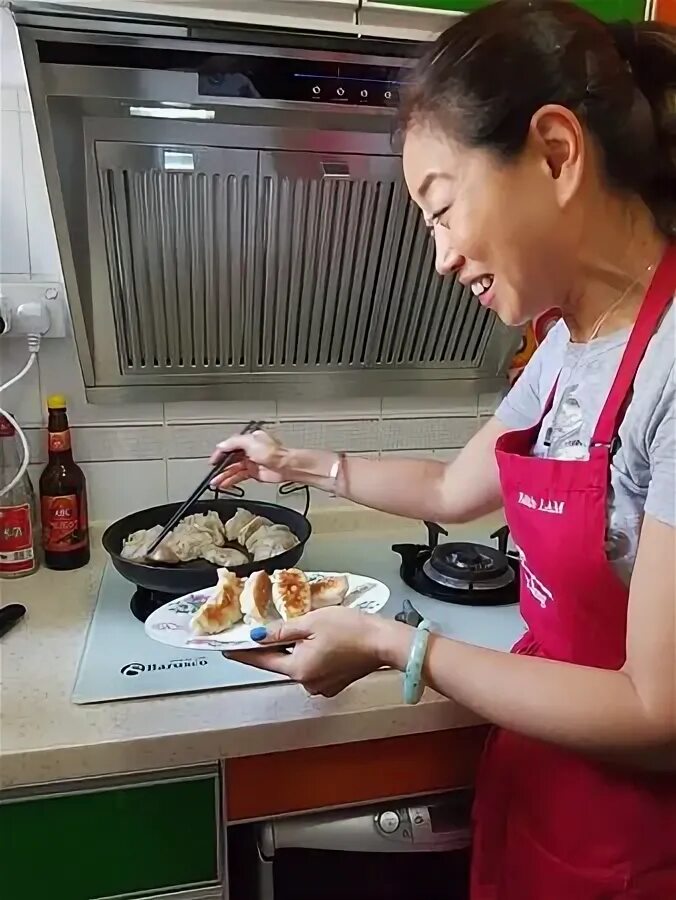 Cook фирма. Уличная еда индонезия фото. Cook local. Турки режут кабоб. Cook tastes food.