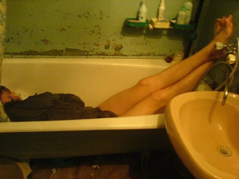 можно ли спать в ванной