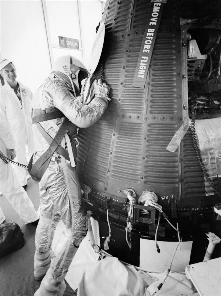 Первый полет американского космонавта