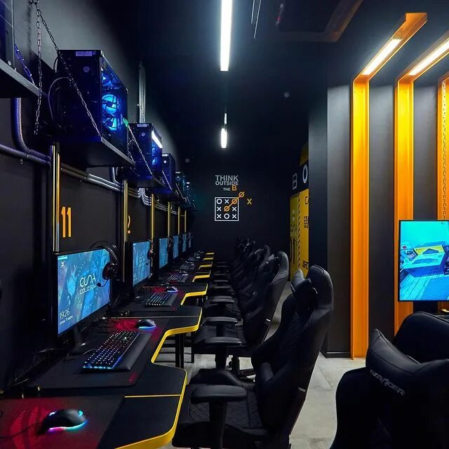 дизайн компьютерного клуба. компьютерный клуб. компьютерные игровые залы. компьютерный клуб. компьютерный зал.