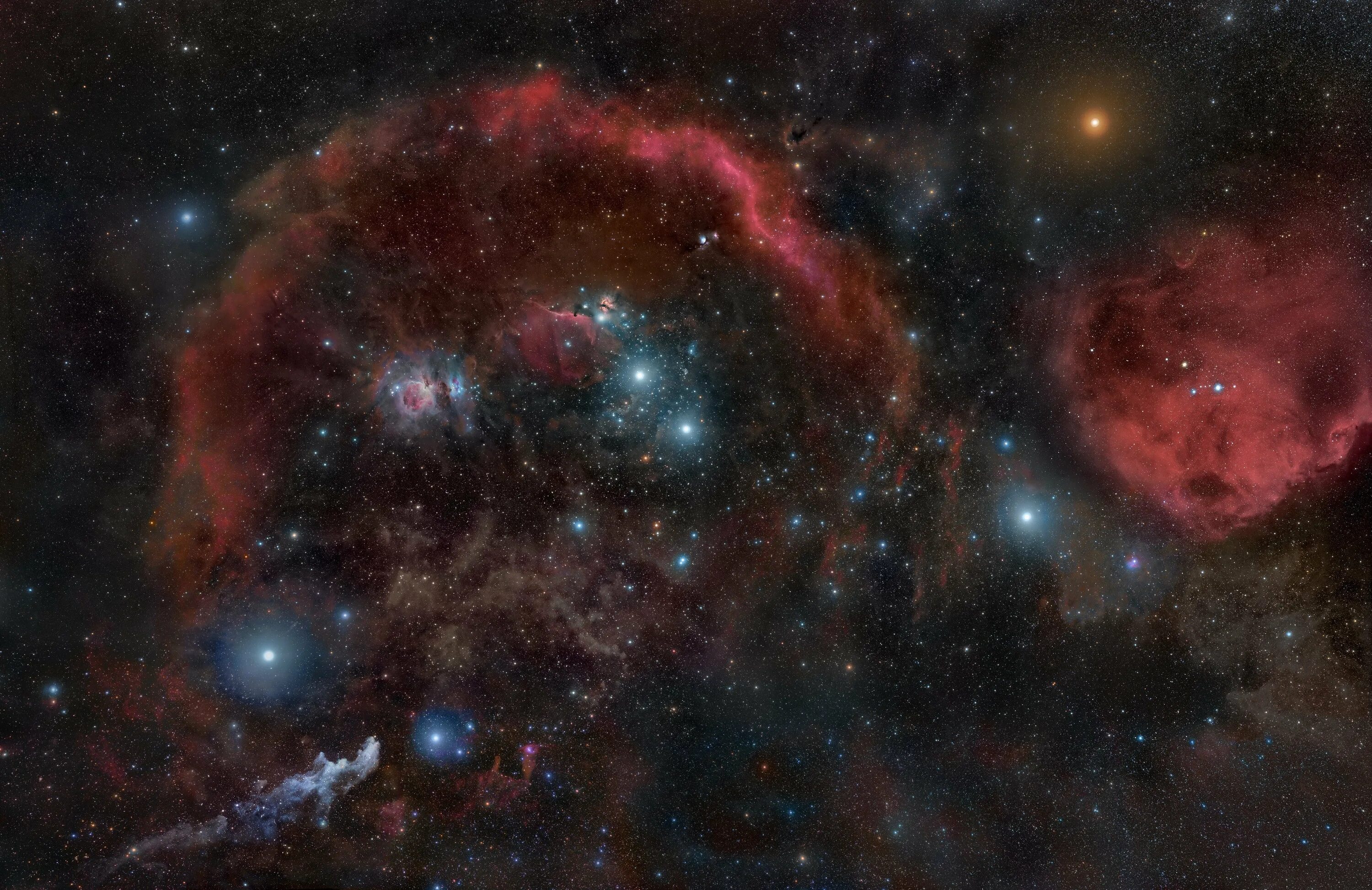 Межзвёздная среда туманность. Бетельгейзе снимки с Хаббла. Межпланетная среда. Межзвездная среда ГПЛА. Космос с большой или маленькой буквы