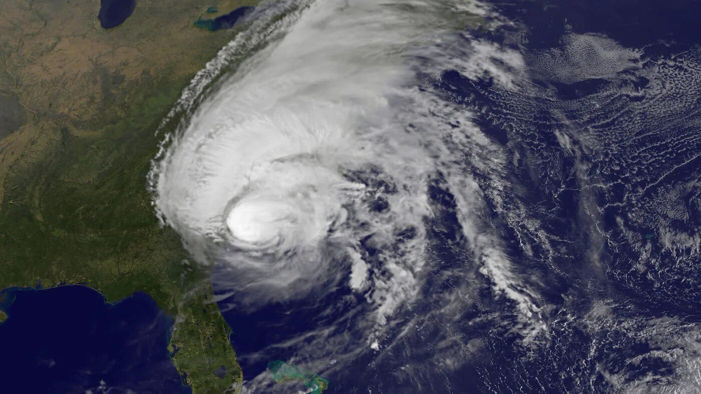 Hurricane matthew. Ураган метью 2016. Ураган мэтью последствия. Ураган мэтью фото. Урагана метью картинка.