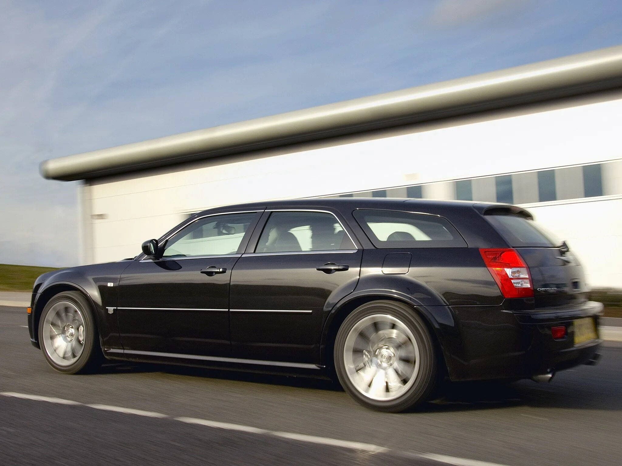 Chrysler 300c универсал. Chrysler 300 Touring. Крайслер 300с туринг. Chrysler 300c i универсал.