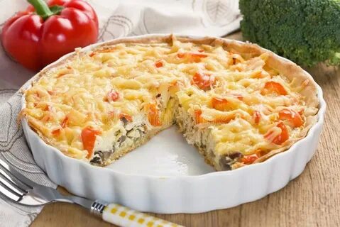 Простой пирог с курицей в духовке