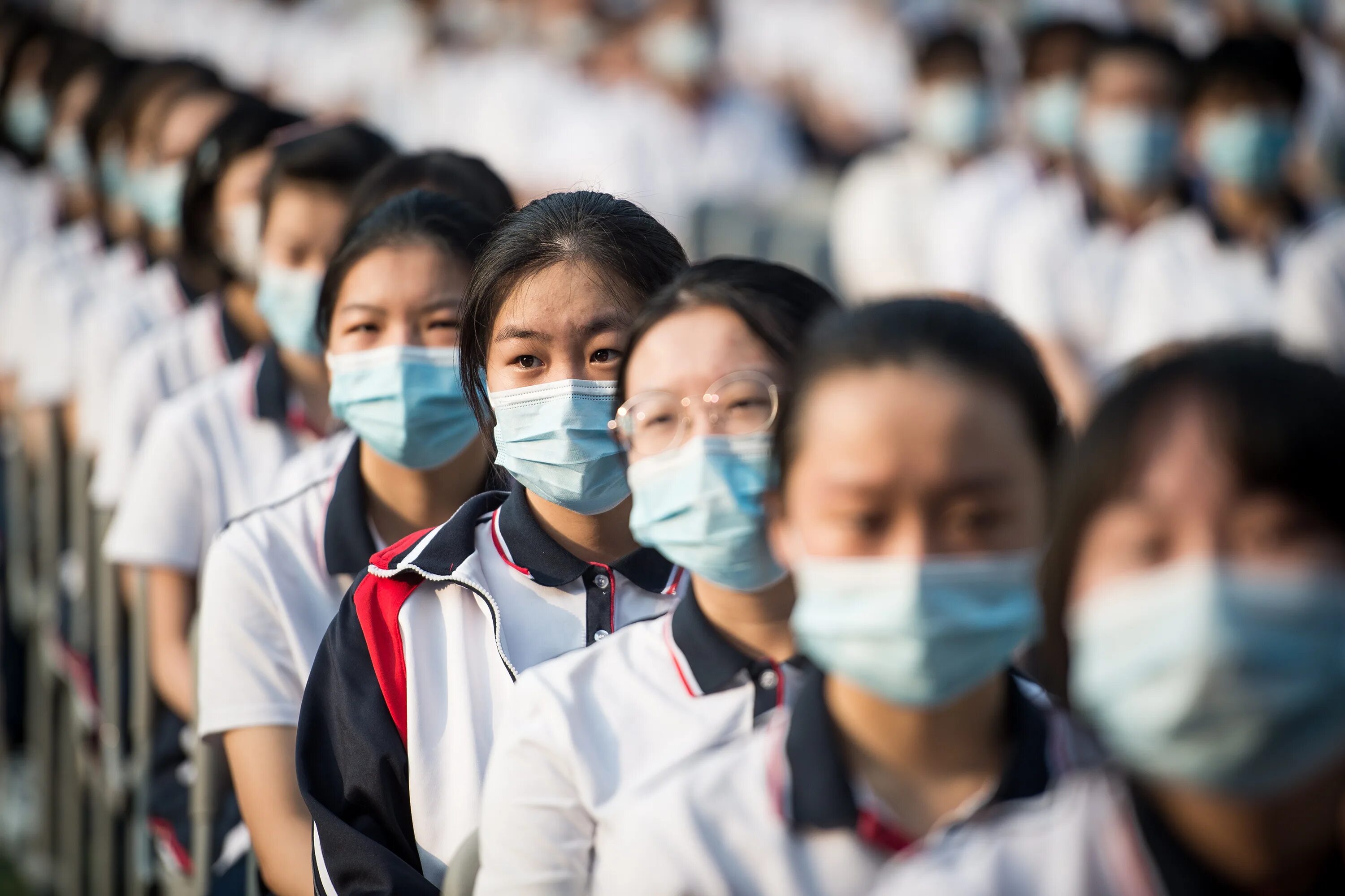 Новое время новые болезни. Пандемия коронавируса в Китае. Пандемия Covid-19 в КНР. Жители Китая.