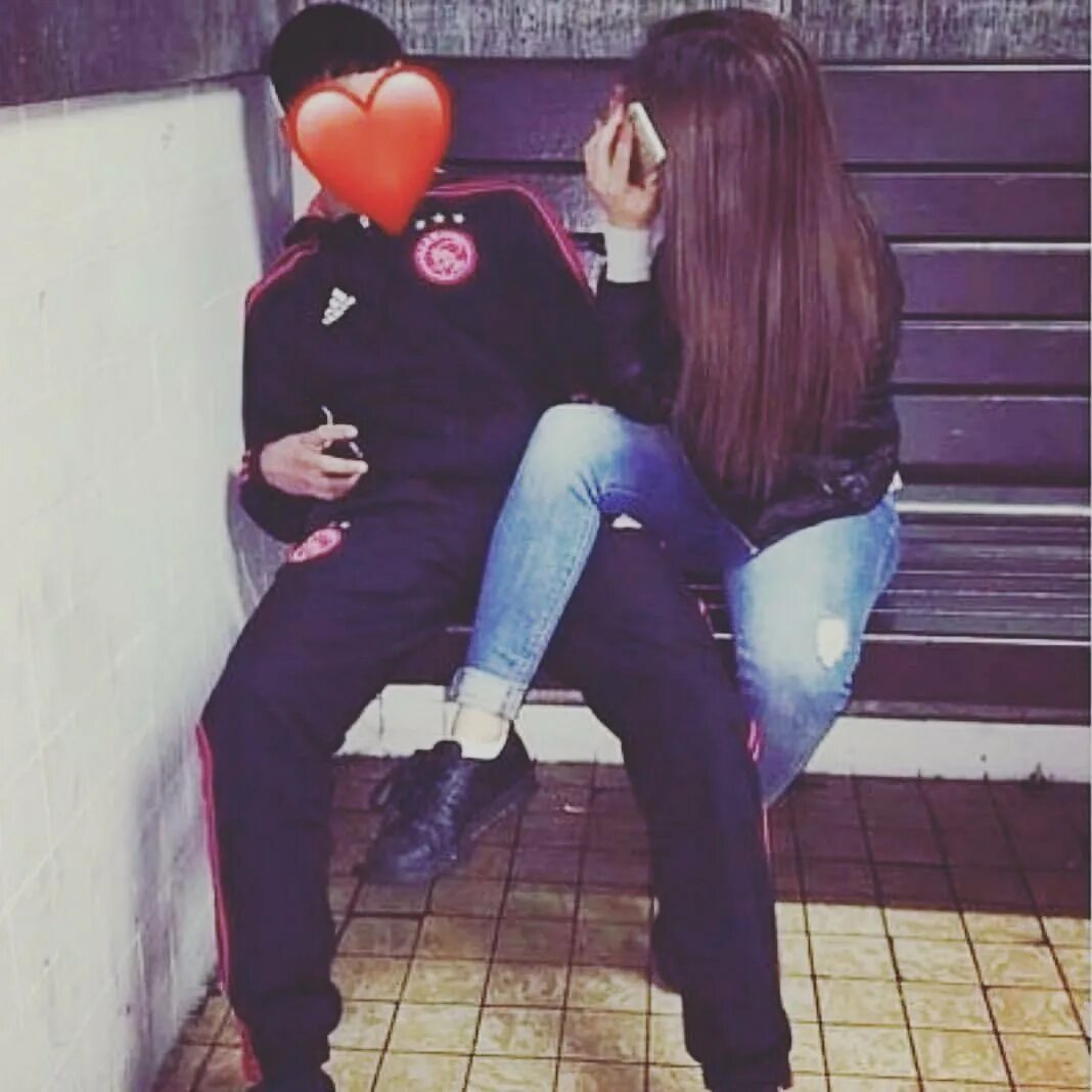 Девочка с парнем 15 лет. Девушка парень лет 19. Селфи милых пар. Американские пары. Девушка и парень 18 лет.