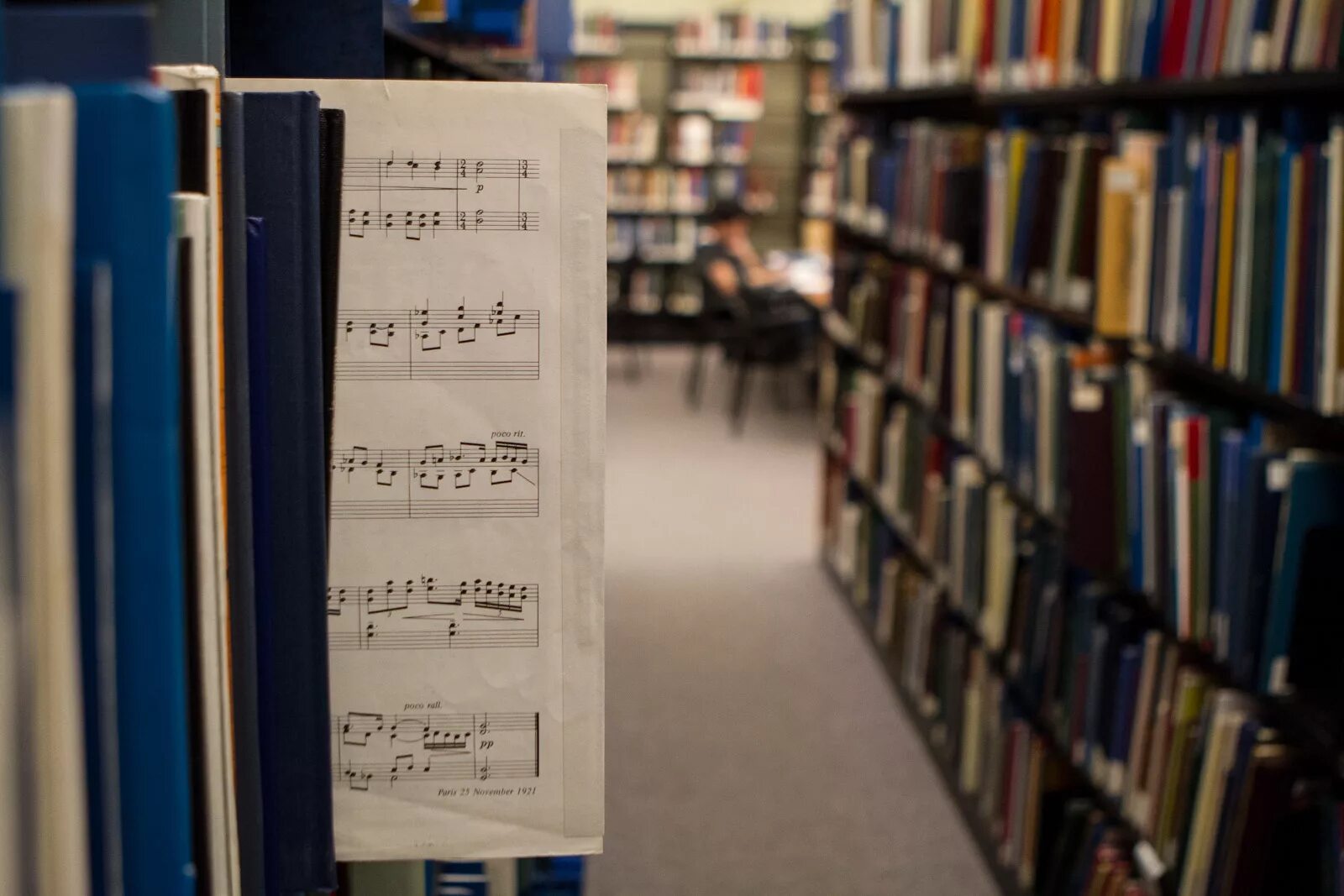 Библиотеки музыка 5. Музыкальная библиотека. Нотная библиотека. Библиотека Нота. Музыкальная библиотека современная.