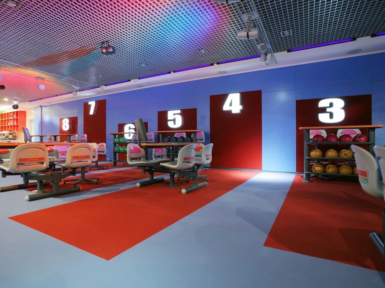 Администратор боулинга. Боулинг пышма. Орджоникидзе 15 верхняя пышма боулинг. Стенд боулинга. Боулинг пышма.