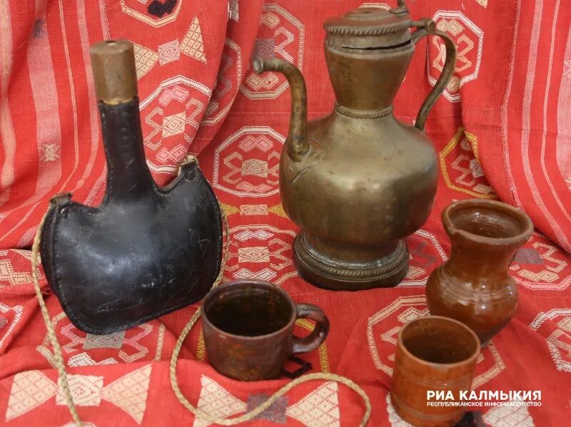 Бортха. Калмыцкий бортха. национальные ремёсла калмыкии. ремесло калмыков. традиционные предметы быта калмыков.