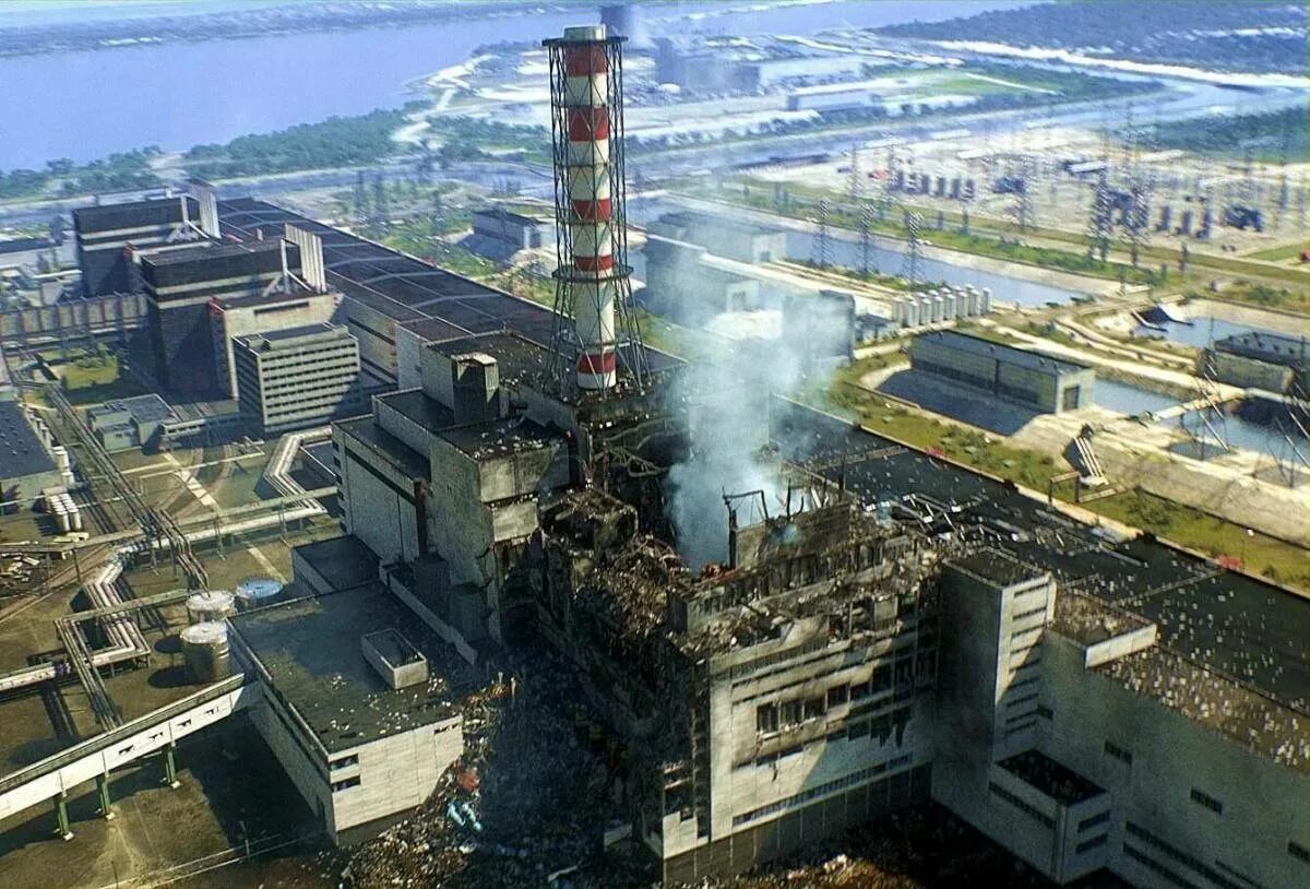 Взрыв ядерной станции. Взрыв на Чернобыльской АЭС 1986. Чернобыльская АЭС 1986. Чернобыль 26.04.1986. 4 Энергоблок ЧАЭС 1986.