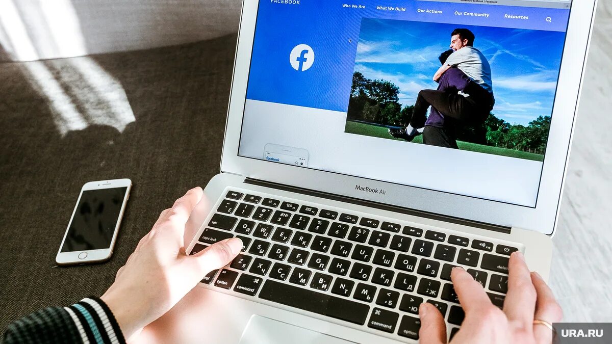 разработчик программного обеспечения. российский ноутбук. модераторы в сетях это. компьютерный лингвист профессия. Smm менеджер.