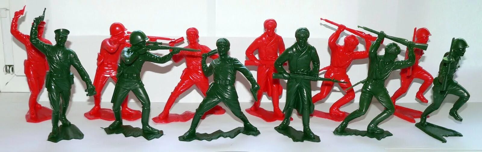 Солдатки тнт старшина роман. Набор солдатиков штурмовая бригада 68247. Beleriand toy soldiers солдатики. Солдатики marx copie 150 мм. Солдатики предложение.