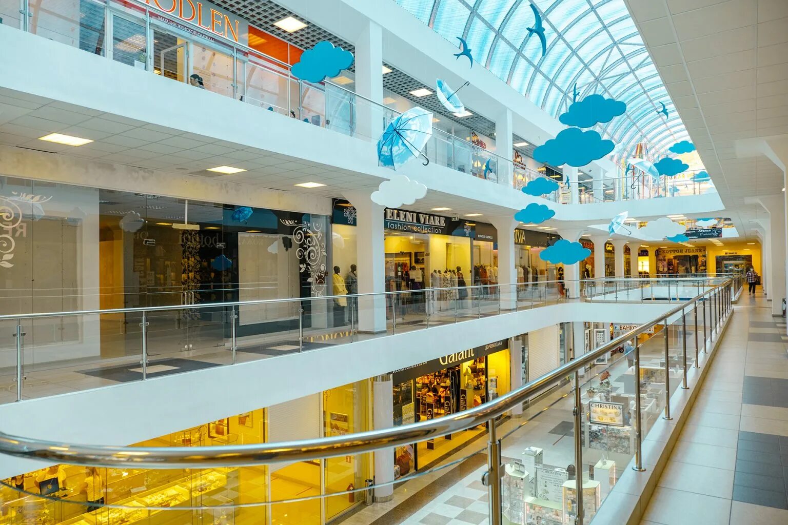 Старый оскол тц. Тц планета старый оскол. Торговый центр оскол. Торговый центр славянский старый оскол. Торговый центр оскол.