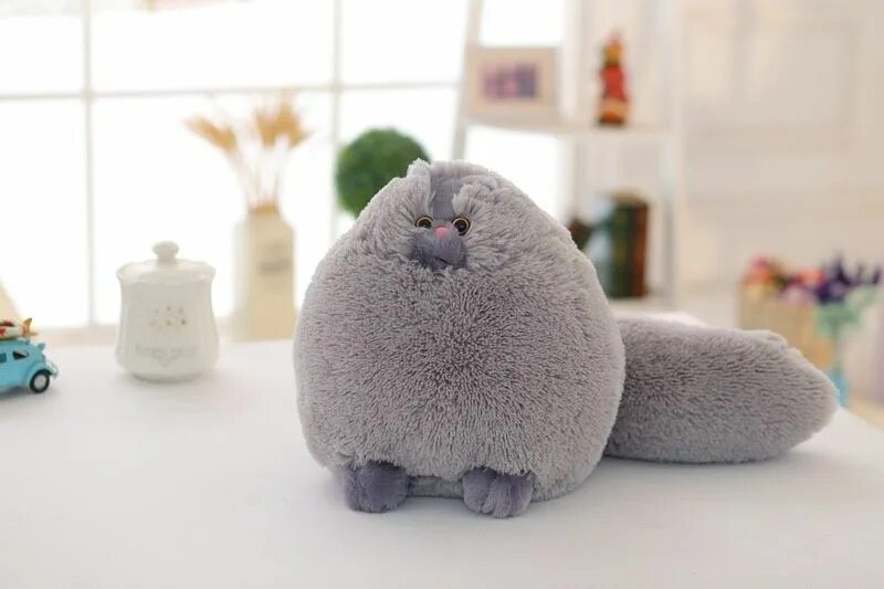 Мягкая игрушка толстый кот lapkin. Огромная мягкая игрушка кот. Большая мягкая игрушка кошка. Пухлые игрушки. Плюшевый кот.