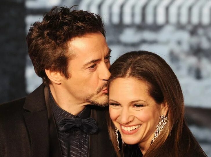 Роберт дауни с женой. Роберт дауни младший с женой. Жена дауни младшего. Счастливые пары. Сьюзан дауни.