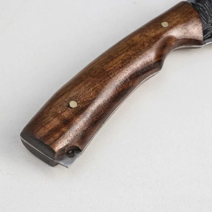 Рукоять орех. Нож пчак рукоять текстолит. Кизлярский нож мустанг. Нож корсар семин дамасская сталь. Нож пегас рукоять орех.