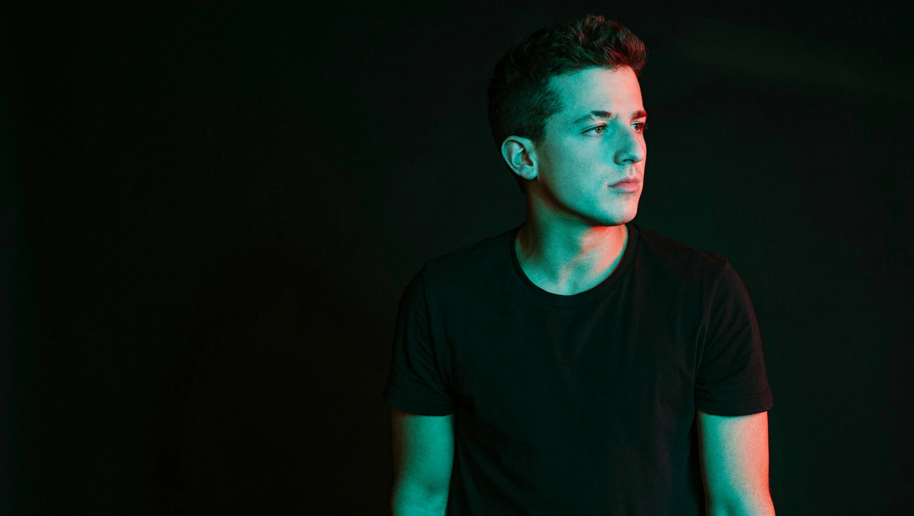 Charlie puth switch. Чарли пут. чарли пут 2025. charlie puth 2025. чарли пут фото.