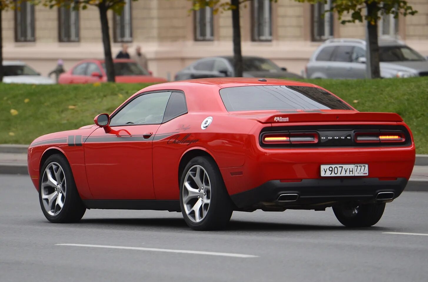 Вес челленджера. Додж Челленджер 777. Dodge Challenger 3. Dodge Challenger 2008. Dodge Challenger в России.