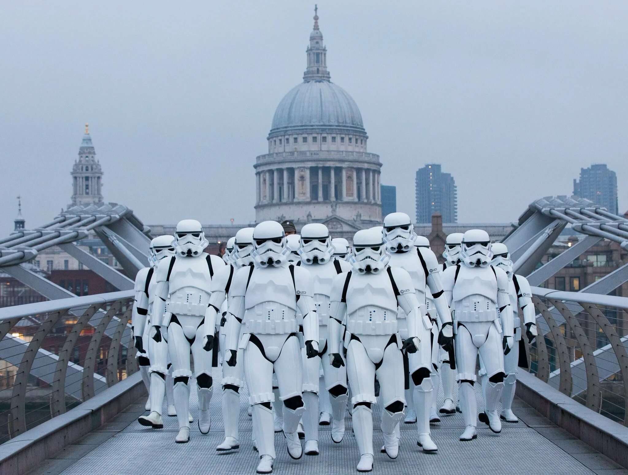 Имперские штурмовики маршируют. Марш имперских штурмовиков. Star wars клоны солдаты. Марш имперских штурмовиков. Штурмовик (storm trooper) (1998).