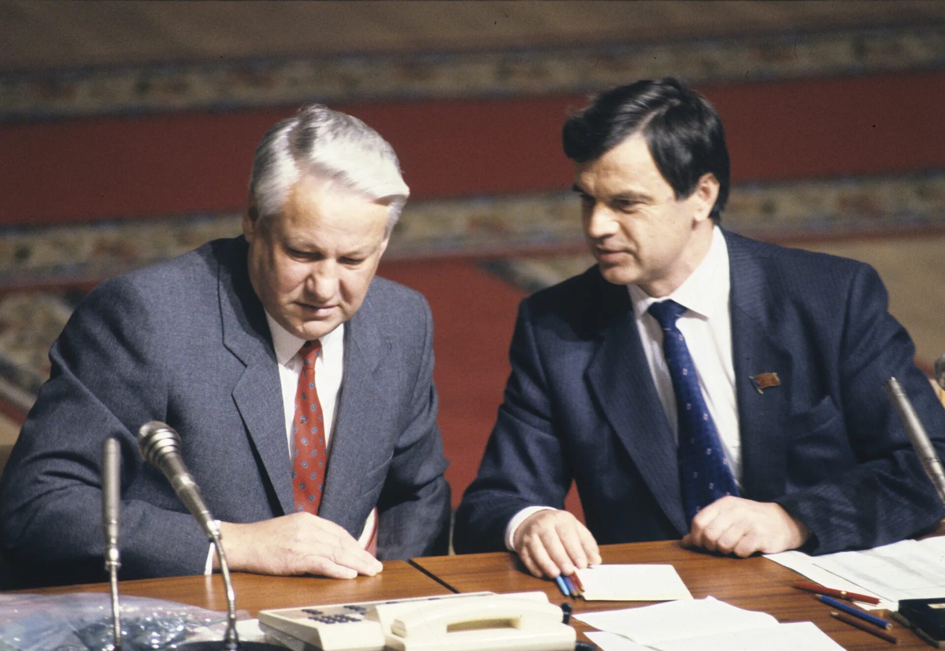 Ельцин 21 сентября 1993. Ельцин Руцкой Хасбулатов. Председатель Верховного совета 1993 Хасбулатов. Хасбулатов 1992.