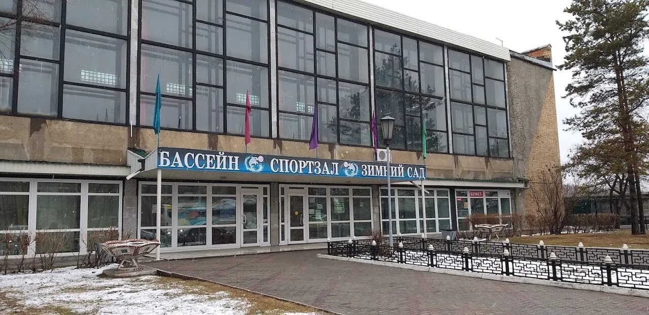 Возрождение 21 уссурийск. Возрождение город уссурийск телефон. Возрождение город уссурийск телефон. Возрождение уссурийск ленина 19. Поликлиника возрождение уссурийск.