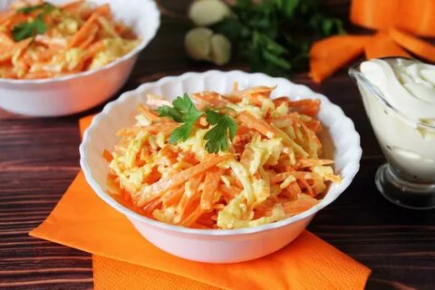 Салат из моркови и колбасного