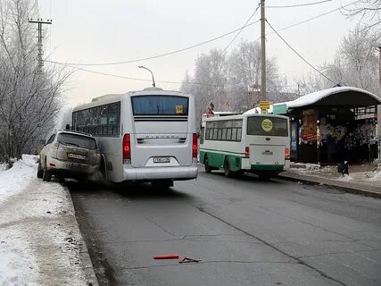 В иркутске на остановке